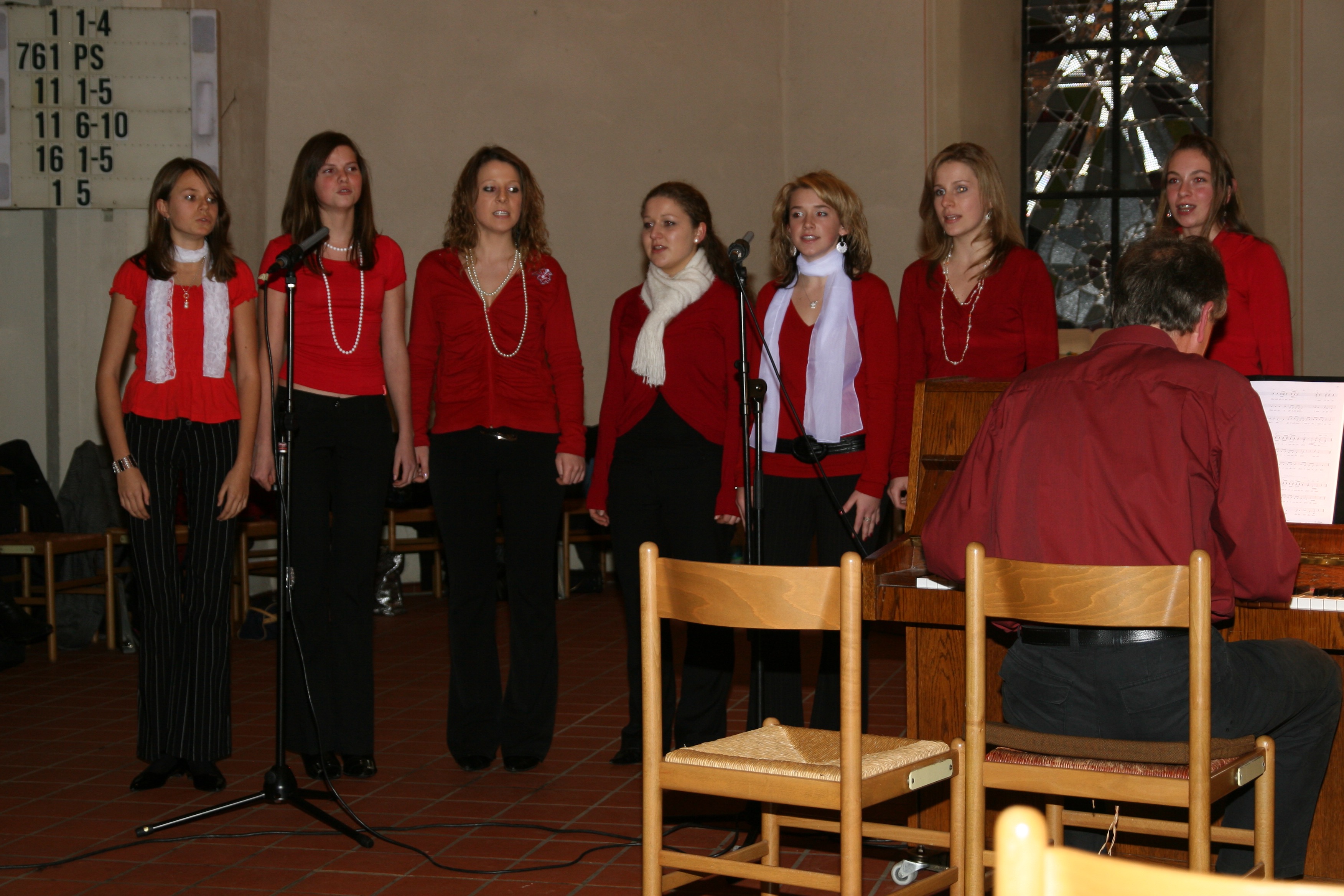 Kammerchor Weihnacht 3.JPG